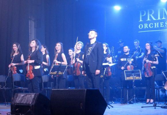 Рок замовляли? Хмельницька філармонія "здригалася" від світових хітів, фото №2 на сайті vsim.ua