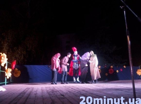 У Кам’янці діти здійснили святкову ходу з ліхтариками на сайті 20minut.ua У Кам’янці діти здійснили святкову ходу з ліхтариками, фото №3 на сайті 20minut.ua