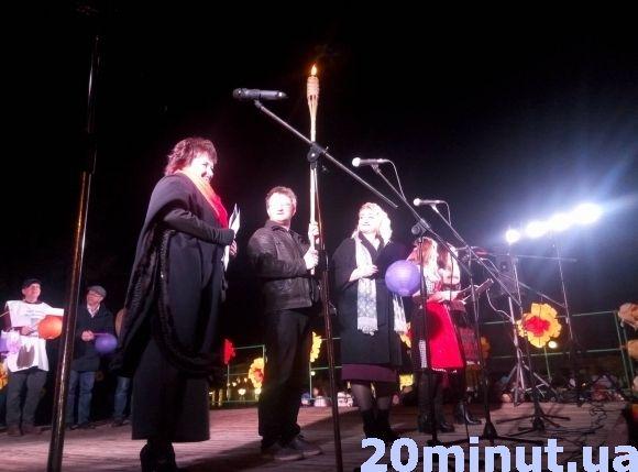 У Кам’янці діти здійснили святкову ходу з ліхтариками на сайті 20minut.ua У Кам’янці діти здійснили святкову ходу з ліхтариками, фото №2 на сайті 20minut.ua