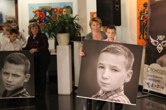 Концерт “Світ крізь очі”: глядачі плакали від виступу дітей із дитбудинку, фото №12 на сайті 20minut.ua