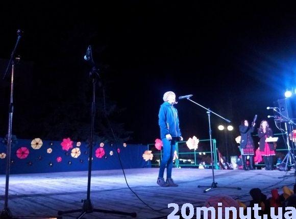 У Кам’янці діти здійснили святкову ходу з ліхтариками на сайті 20minut.ua У Кам’янці діти здійснили святкову ходу з ліхтариками, фото №5 на сайті 20minut.ua