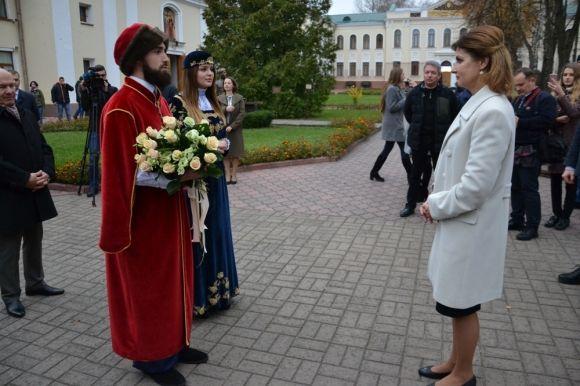 Гостем "Острозької академії" стала перша леді країни - Марина Порошенко, фото №1 на сайті vsim.ua