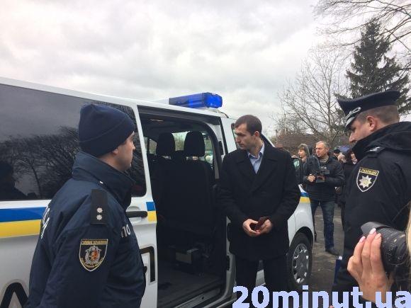 Перша в Україні мобільна поліцейська станція  - на Кам’янеччині на сайті 20minut.ua Перша в Україні мобільна поліцейська станція  - на Кам’янеччині, фото №3 на сайті 20minut.ua