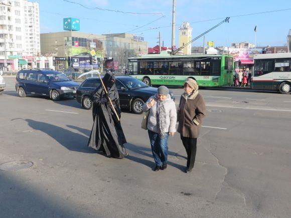 Для чого "смерть з косою" випустили на дорогу і чи дієві подібні рейди у Хмельницькому, фото №4 на сайті vsim.ua