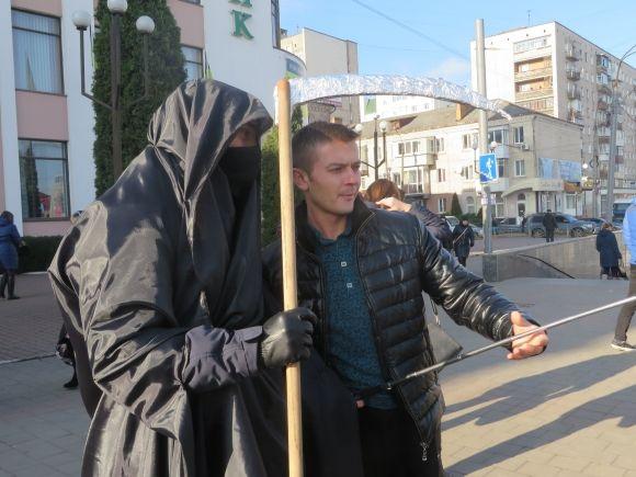 Для чого "смерть з косою" випустили на дорогу і чи дієві подібні рейди у Хмельницькому, фото №7 на сайті vsim.ua