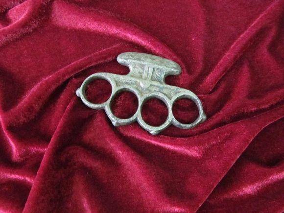 Колекцію Хмельницького краєзнавчого музею поповнили холодною зброєю, фото №1 на сайті vsim.ua