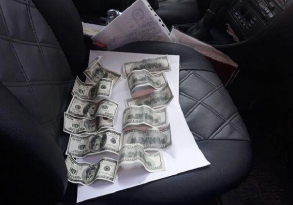 На Хмельниччині з хабарем 1,5 тисячі доларів впіймали заступницю голови об'єднаної тергромади, фото №1 на сайті vsim.ua