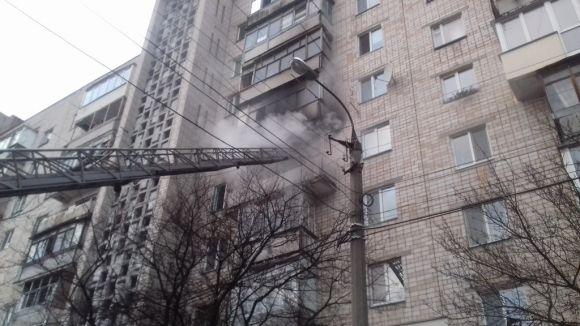 Вибух гранати на 600-річчя: Чотири машини гасили квартиру. Загинув хлопець на сайті 20minut.ua Вибух гранати на 600-річчя: Чотири машини гасили квартиру. Загинув хлопець, фото №1 на сайті 20minut.ua