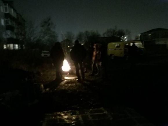 Шепетівчани всю ніч провели біля центральної котельні, щоб їм не відключили газопостачання на сайті vsim.ua Шепетівчани всю ніч провели біля центральної котельні, щоб їм не відключили газопостачання, фото №1 на сайті vsim.ua