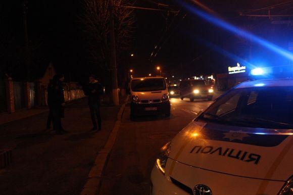 Трагедія на Київській: водій сріблястого авто насмерть збив людину і втік, фото №2 на сайті 20minut.ua
