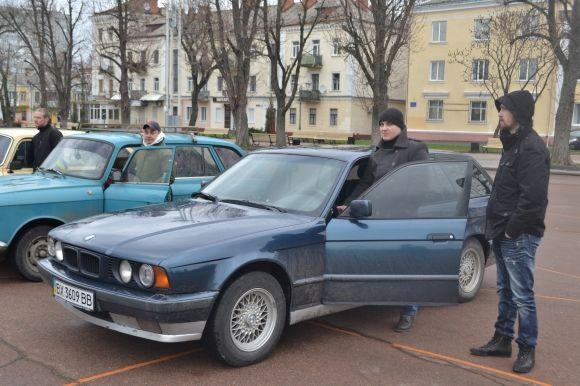 На майдані Незалежності зібралось 30 автомобілів. Хмельничани вшанували жертв ДТП, фото №12 на сайті vsim.ua