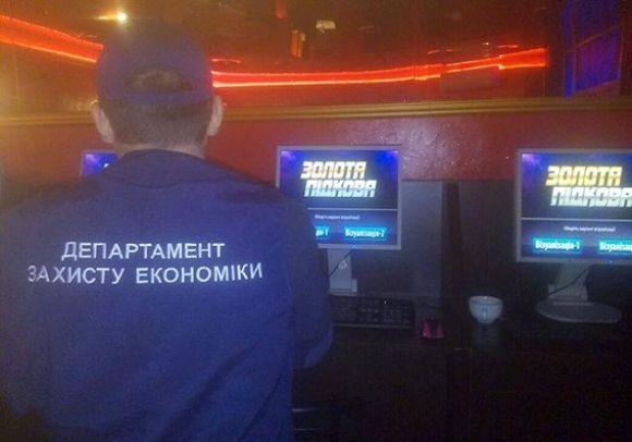 Після стрілянини на Кам'янецькій поліція активно закриває у Хмельницькому Після стрілянини на Кам'янецькій поліція активно закриває у Хмельницькому