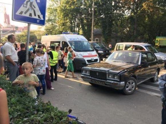 ДТП на "Бамі": поїхав з Тарнавського "проти шерсті" на Злуки і влетів в іномарку (оновлено), фото №2 на сайті 20minut.ua