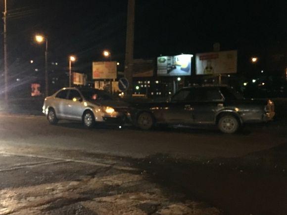 ДТП на "Бамі": поїхав з Тарнавського "проти шерсті" на Злуки і влетів в іномарку (оновлено), фото №1 на сайті 20minut.ua