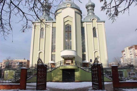 Історію церкви Архистратига Михаїла розповідає її священик, фото №1 на сайті 20minut.ua