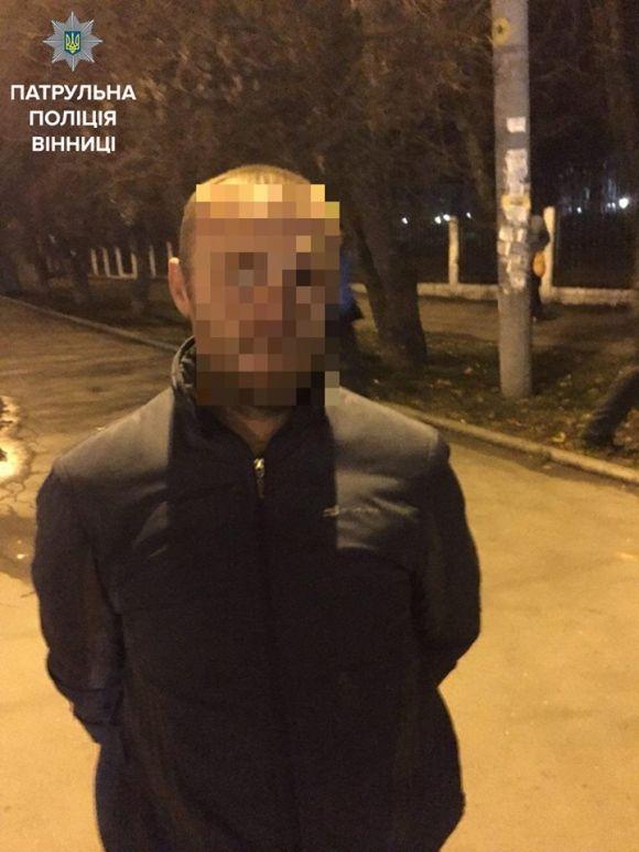 На Блока троє п'яних вінничан з битами відбирали у перехожих мобільні телефони, фото №1 на сайті 20minut.ua