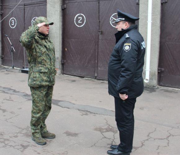 Поліцейські Житомирщини зустріли колег, які упродовж кількох місяців працювали у зоні АТО, фото №1 на сайті 20minut.ua