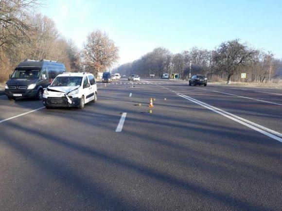 ДТП на Вінниччині: два побиті автомобілі, травмована жінка та загиблий водій, фото №2 на сайті 20minut.ua