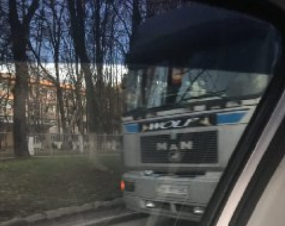 На Хмельницькому шосе зіткнулися три авто: рух до автовокзалу був повністю перекритий на сайті 20minut.ua Фото з телеграм спільноти "ДТП ПРОБКИ - ВИННИЦА"