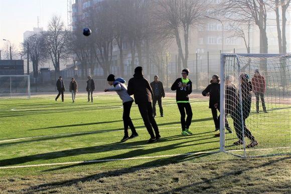 Як місто будує нові спортивні зони без «своїх грошей». На прикладі школи №30 на сайті 20minut.ua Як місто будує нові спортивні зони без «своїх грошей». На прикладі школи №30, фото №3 на сайті 20minut.ua