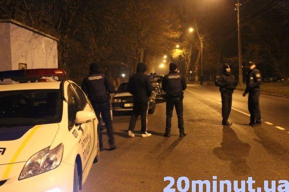 Перекрита Стрілецька та затримані з “кастетом”: як копи шукали нападників на військову частину на сайті 20minut.ua Перекрита Стрілецька та затримані з “кастетом”: як копи шукали нападників на військову частину, фото №3 на сайті 20minut.ua