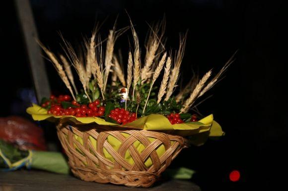 У Хмельницькому вшанували пам'ять жертв голодомору - містяни пройшли скорботною ходою і запалили свічки, фото №8 на сайті vsim.ua