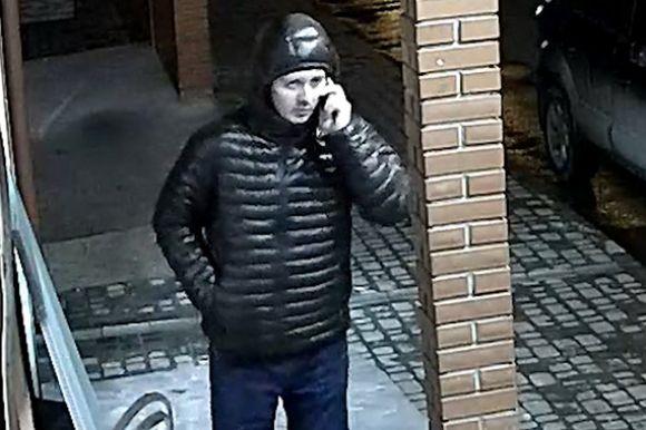 Злочинці, які обкрадали автомобіль, попались на камеру на сайті 20minut.ua Злочинці, які обкрадали автомобіль, попались на камеру, фото №1 на сайті 20minut.ua