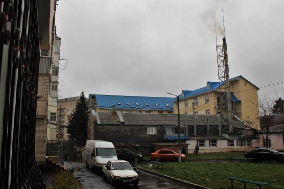 У Медмістечку скаржаться на чорний дим: «Палять гуму тут постійно» на сайті 20minut.ua У Медмістечку скаржаться на чорний дим: «Палять гуму тут постійно», фото №1 на сайті 20minut.ua