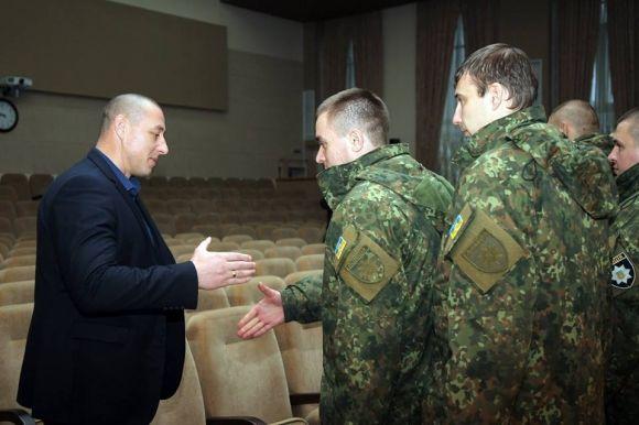 89 хмельницьких поліцейських повернулися додому із зони АТО на сайті vsim.ua 89 хмельницьких поліцейських повернулися додому із зони АТО, фото №1 на сайті vsim.ua
