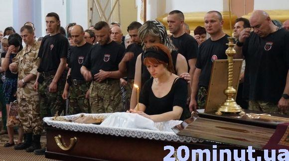 Поки шукають замовника вбивства активіста Ващенка, виконавці злочину заговорили у суді на сайті 20minut.ua Поки шукають замовника вбивства активіста Ващенка, виконавці злочину заговорили у суді, фото №1 на сайті 20minut.ua