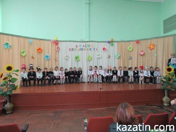 Як у ліцеї перевиховуються задаваки, хвальки, ябеди, плакси, уперті та не слухняні діти (ВІДЕО) на сайті 20minut.ua Як у ліцеї перевиховуються задаваки, хвальки, ябеди, плакси, уперті та не слухняні діти (ВІДЕО), фото №4 на сайті 20minut.ua