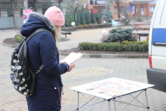 Дві смужки чи одна? Сьогодні і завтра можна зробити експрес-тест на ВІЛ-інфекцію, фото №3 на сайті 20minut.ua