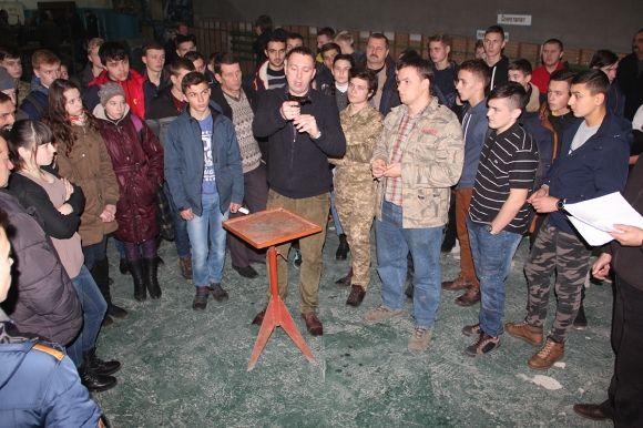Поліцейські Житомирщини презентували свою професію старшокласникам, фото №1 на сайті 20minut.ua