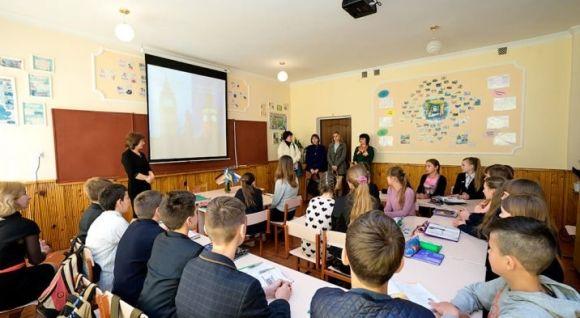 Комп'ютери, пісочниці і спортзали: освіта Комп'ютери, пісочниці і спортзали: освіта