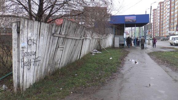 На Залізняка і Мирного вже знесли будівельні паркани: замість багатоповерхівки обіцяють сквер на сайті vsim.ua На Залізняка і Мирного вже знесли будівельні паркани: замість багатоповерхівки обіцяють сквер, фото №3 на сайті vsim.ua