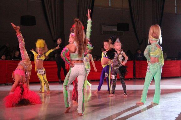 Диско-танцями підривають "Подоляни" на сайті 20minut.ua Диско-танцями підривають "Подоляни", фото №1 на сайті 20minut.ua