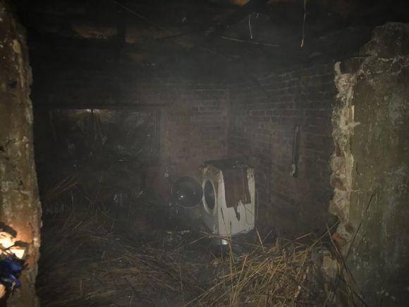 У Хмельницькому вночі полум'ям охопило житловий будинок, фото №2 на сайті vsim.ua