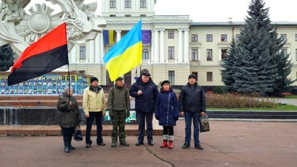 Портретна галерея Героїв Небесної Сотні переїхала з майдану у музей історії міста, фото №1 на сайті vsim.ua