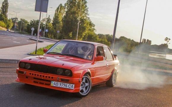 Ревіння моторів, спалені шини: чому не штрафують нічних дрифтерів на сайті 20minut.ua Ревіння моторів, спалені шини: чому не штрафують нічних дрифтерів, фото №3 на сайті 20minut.ua