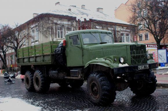 На Театральному майдані військові показали справжні гармати на сайті 20minut.ua На Театральному майдані військові показали справжні гармати, фото №7 на сайті 20minut.ua