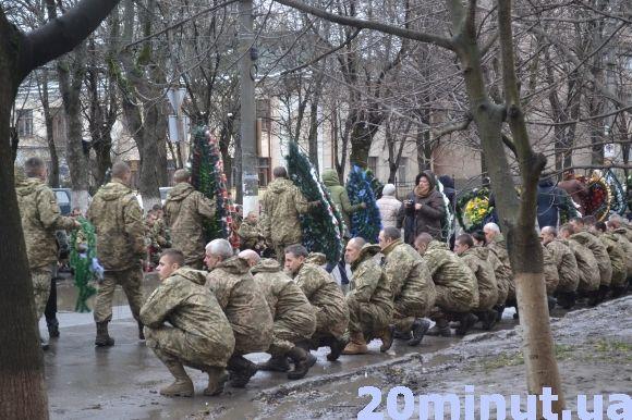 Кам’янець попрощався із 22-річним загиблим військовим на сайті 20minut.ua Кам’янець попрощався із 22-річним загиблим військовим, фото №4 на сайті 20minut.ua