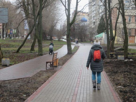 Велосипедна доріжка у парку Чекмана перетворилась у пішохідну, фото №5 на сайті vsim.ua