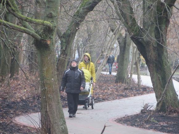 Велосипедна доріжка у парку Чекмана перетворилась у пішохідну, фото №2 на сайті vsim.ua