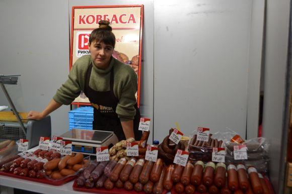 Сир, ковбаска і торти: що і за скільки продають на ярмарку хмельницьких виробників на сайті vsim.ua Сир, ковбаска і торти: що і за скільки продають на ярмарку хмельницьких виробників, фото №14 на сайті vsim.ua