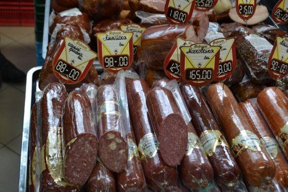 Сир, ковбаска і торти: що і за скільки продають на ярмарку хмельницьких виробників на сайті vsim.ua Сир, ковбаска і торти: що і за скільки продають на ярмарку хмельницьких виробників, фото №3 на сайті vsim.ua