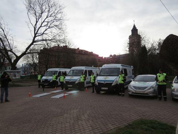 Спецавтівки за 3 мільйони будуть контролювати вагу вантажівок на дорогах Хмельниччини на сайті vsim.ua Спецавтівки за 3 мільйони будуть контролювати вагу вантажівок на дорогах Хмельниччини, фото №1 на сайті vsim.ua