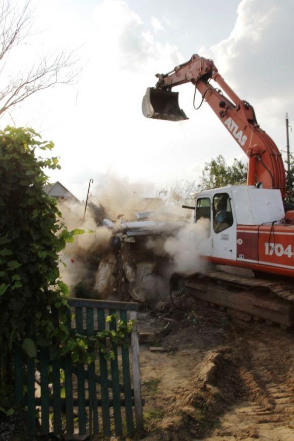 Оксана Марченко побудувала будинок для п'ятьох дітей, які ледь не згоріли у пожежі (Прес-служба Оксана Марченко побудувала будинок для п'ятьох дітей, які ледь не згоріли у пожежі (Прес-служба