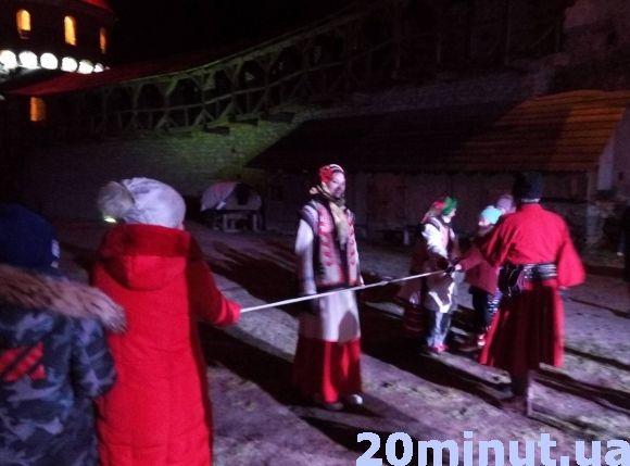 У Кам’янці провели театральні розваги на тему Андріївських вечорниць на сайті 20minut.ua У Кам’янці провели театральні розваги на тему Андріївських вечорниць, фото №4 на сайті 20minut.ua