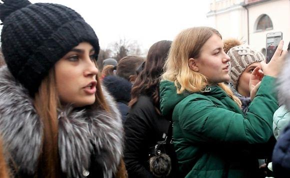 Тисяча людей співали «Щедрик» біля пам’ятника Шевченку, фото №5 на сайті 20minut.ua