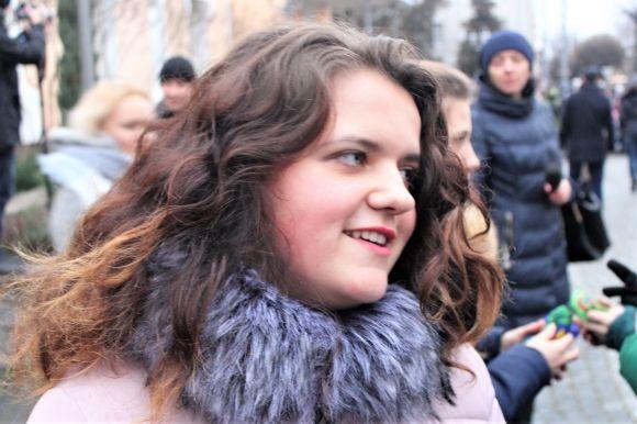 Тисяча людей співали «Щедрик» біля пам’ятника Шевченку, фото №1 на сайті 20minut.ua